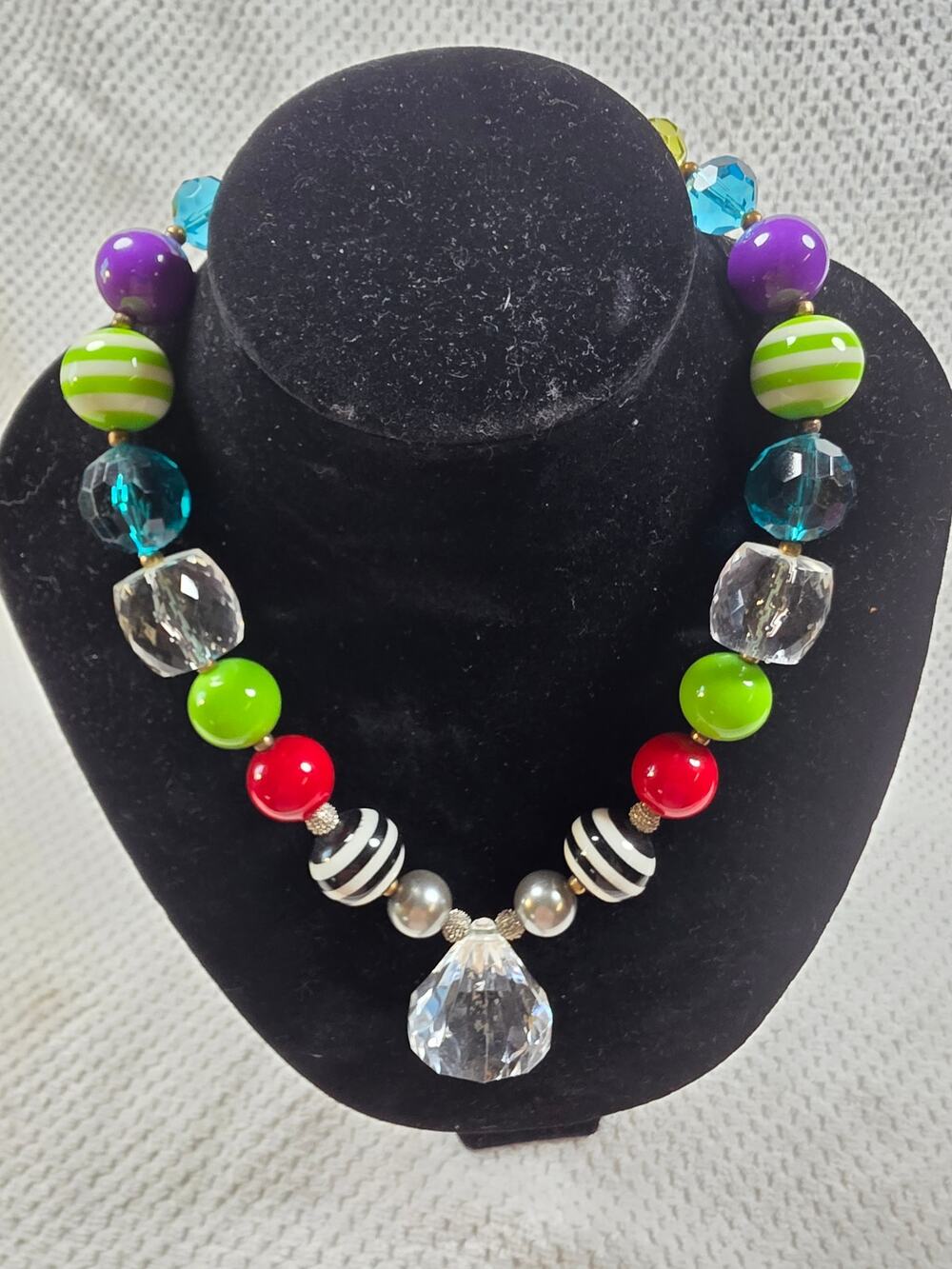 Girls Chunky Bubblegum Necklace 16"